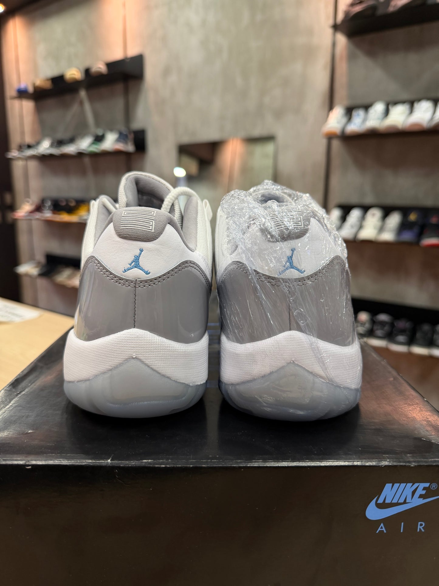 JORDAN 11 LOW CEMENT GREY