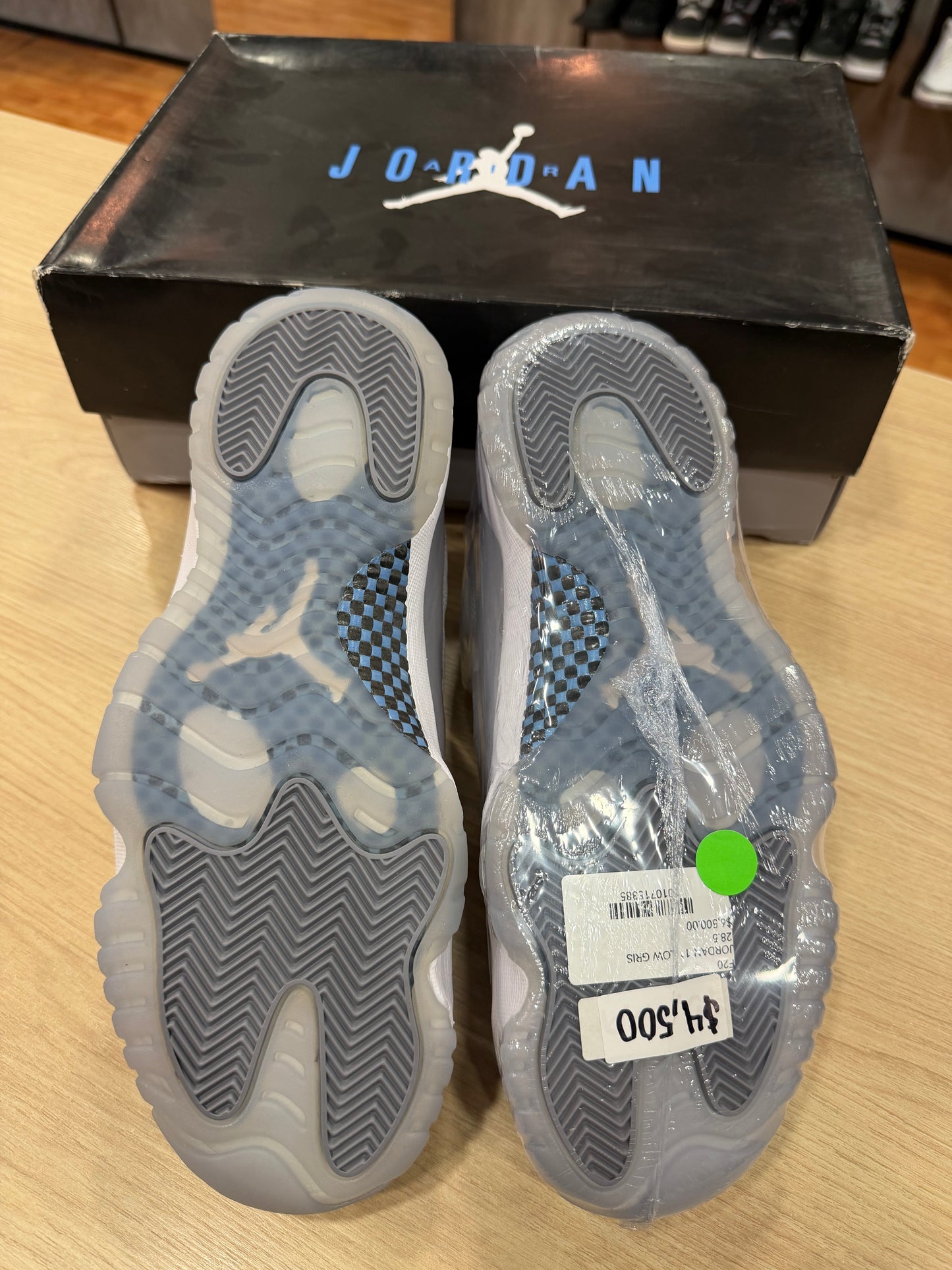 JORDAN 11 LOW CEMENT GREY
