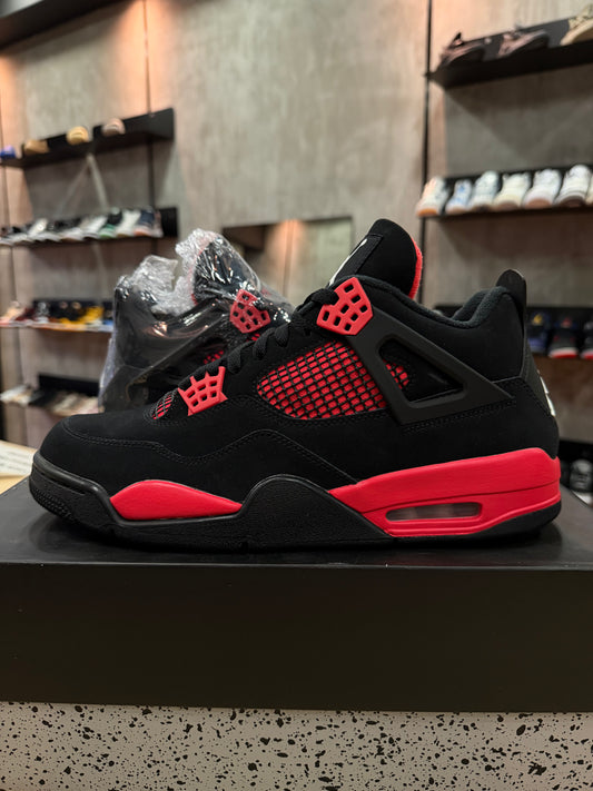 JORDAN 4 RED THUNDER (detalle en par izquierdo)