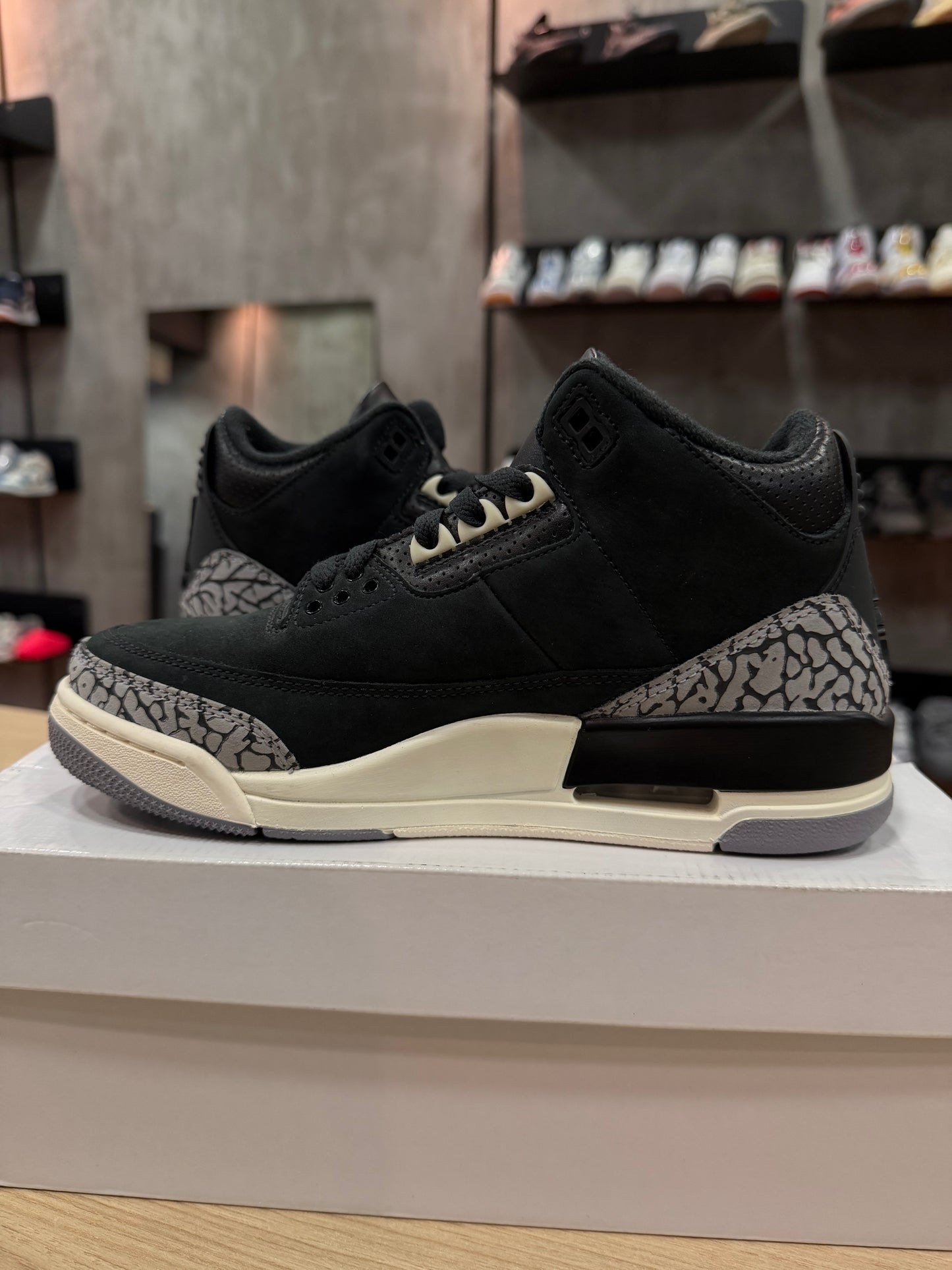 JORDAN 3 OREO