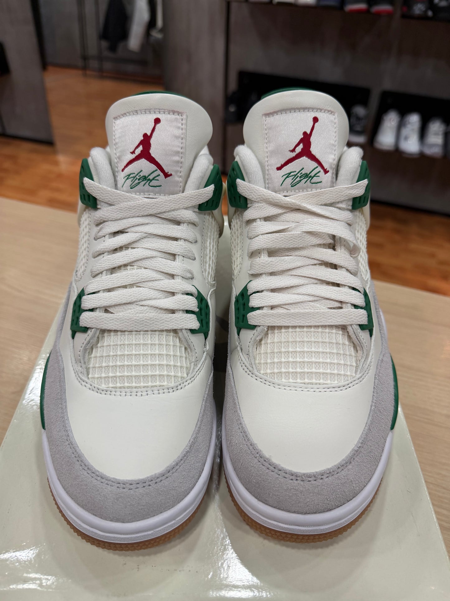Jordan 4 SB Pine Green