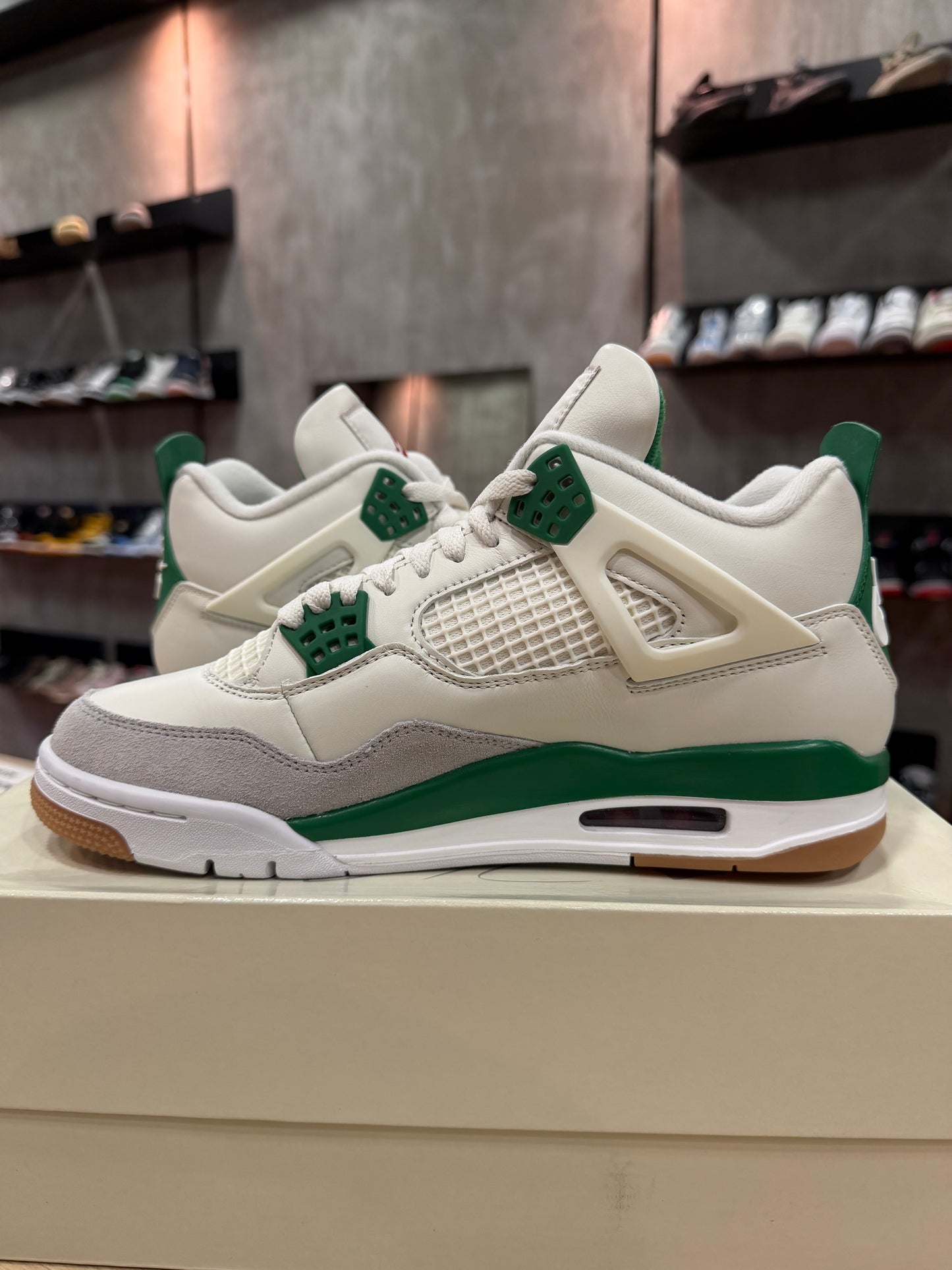 Jordan 4 SB Pine Green