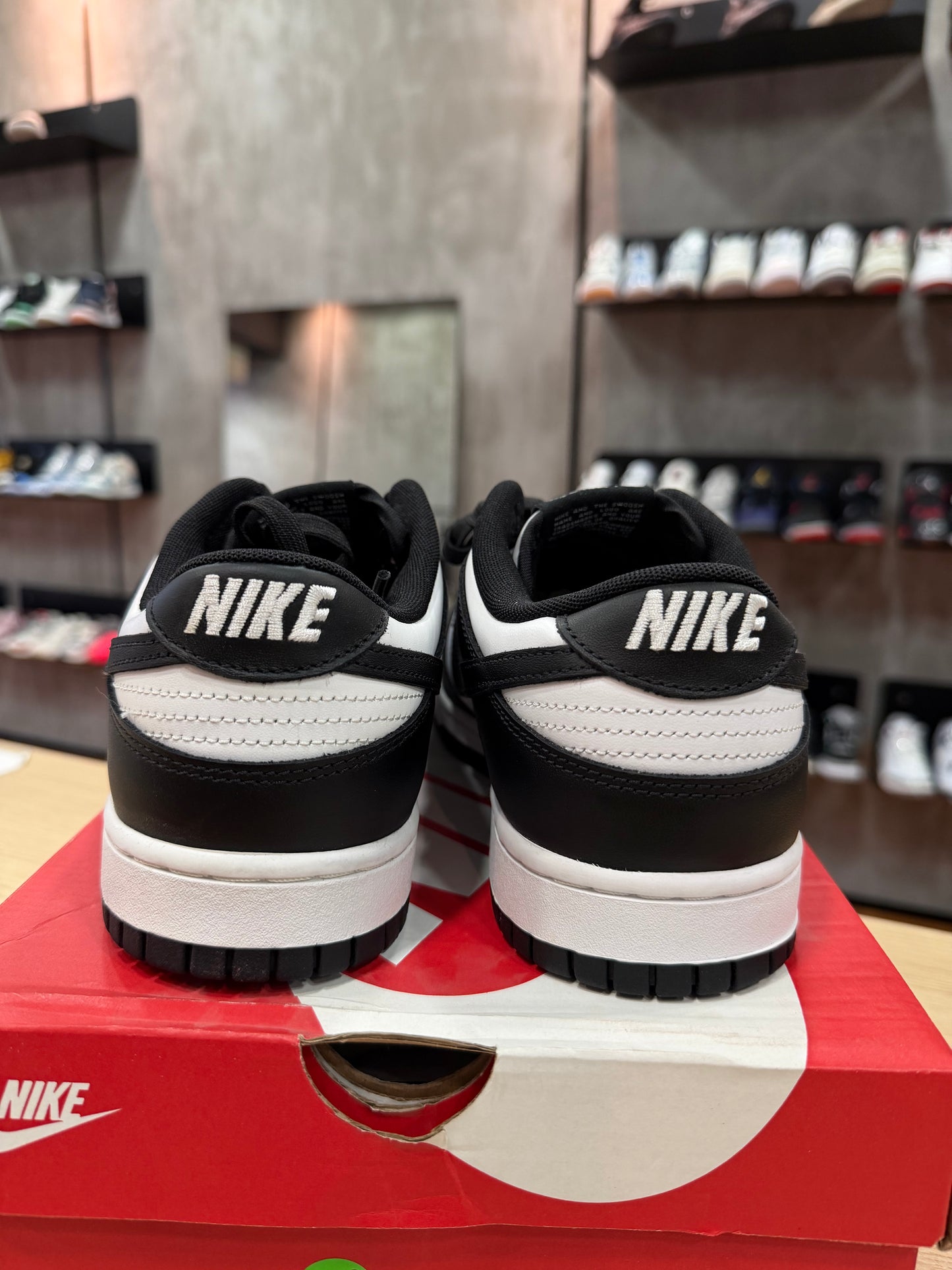 DUNK LOW PANDA