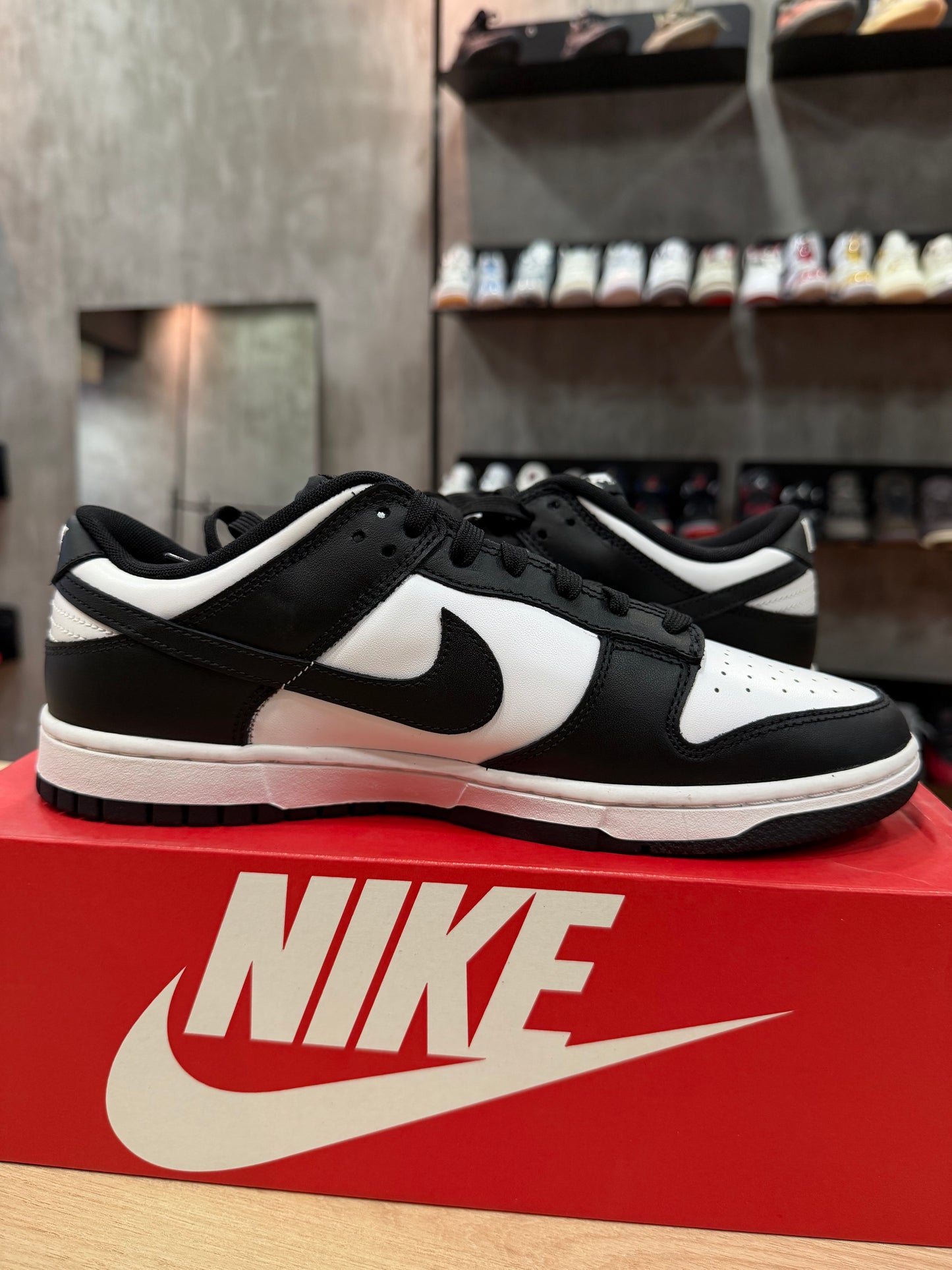 DUNK LOW PANDA