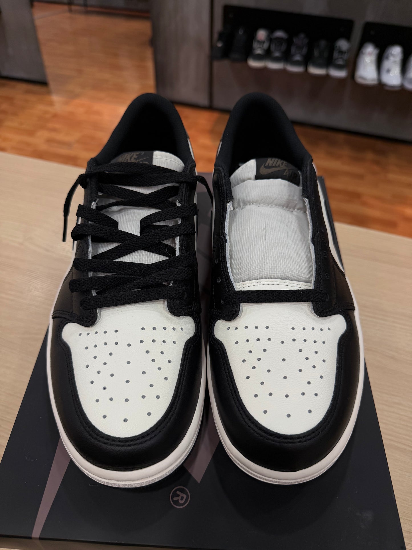 JORDAN 1 LOW MOCHA