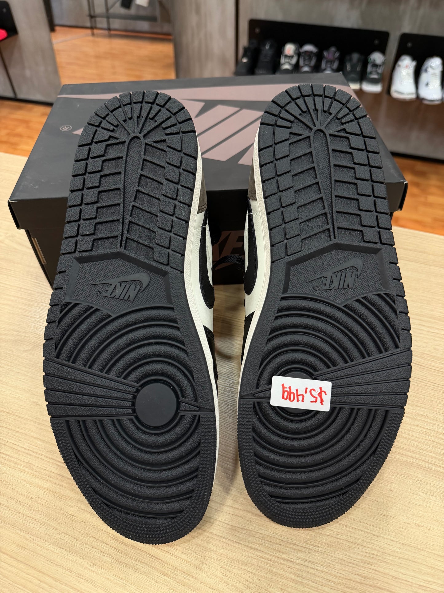 JORDAN 1 LOW MOCHA