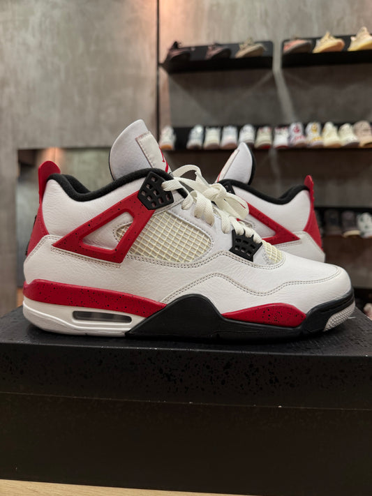 Jordan 4 Red Cement (Amarillo por el tiempo)