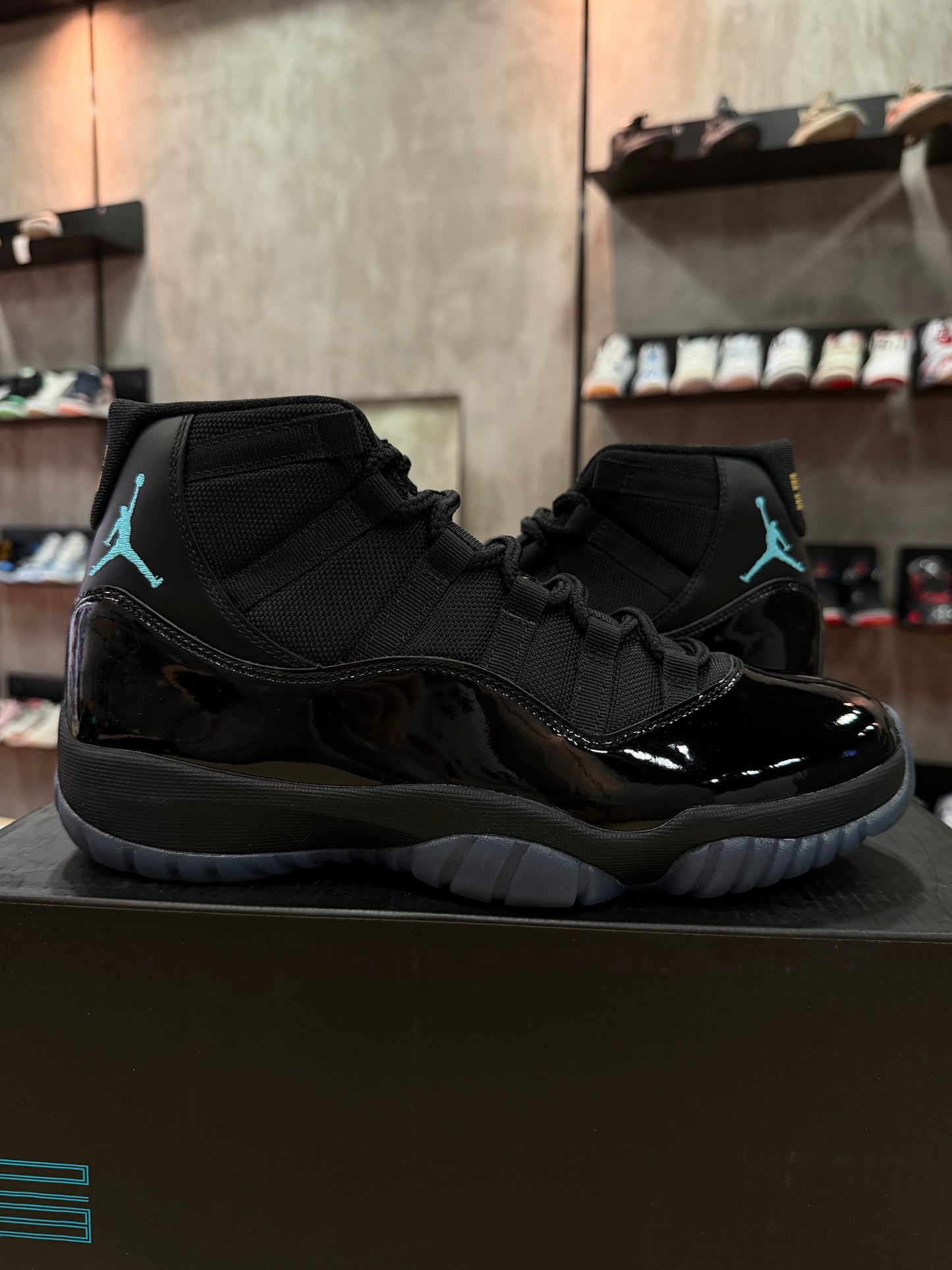 JORDAN 11 GAMMA BLUE