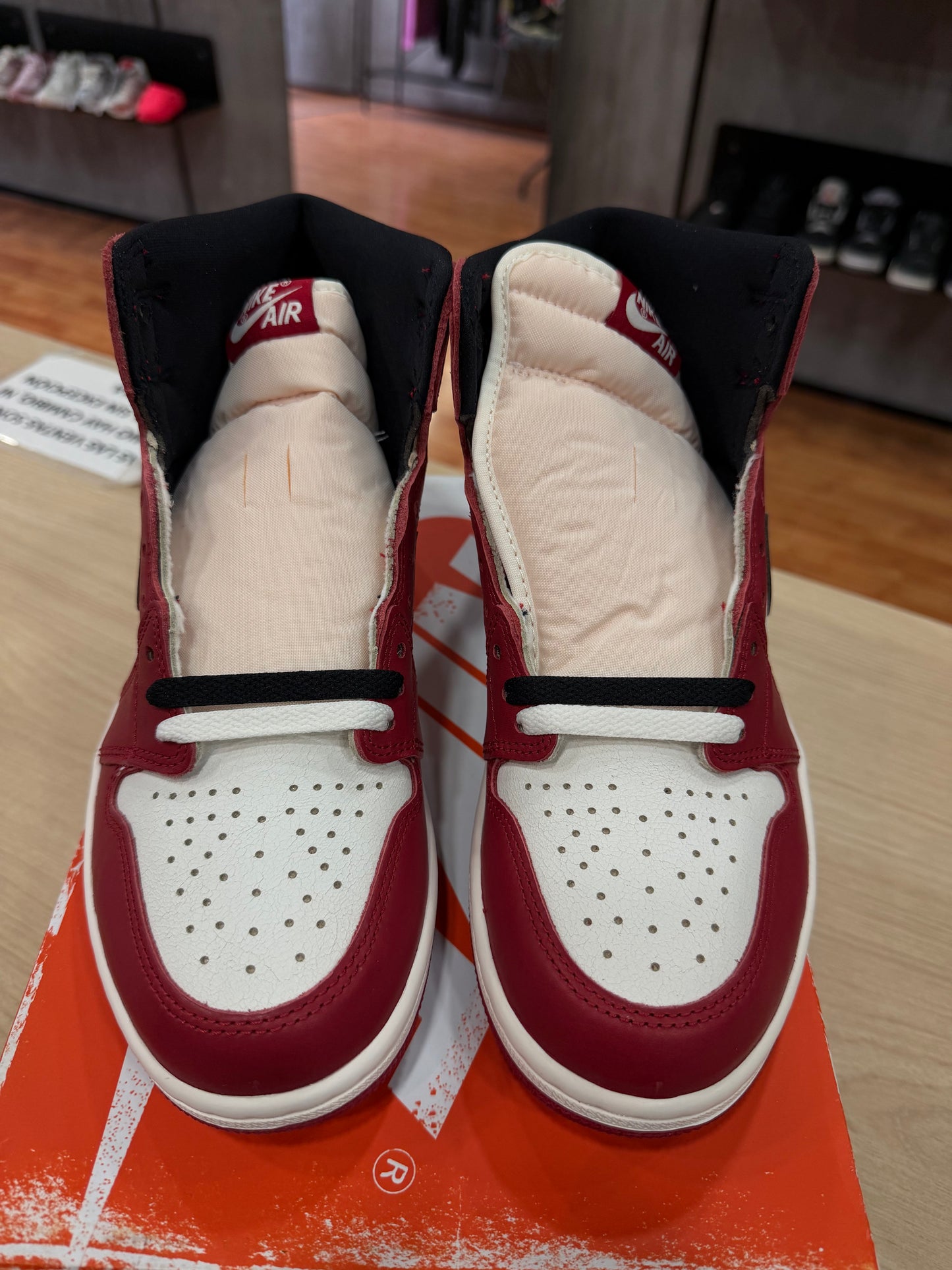 JORDAN 1 HIGH CHICAGO LOST & FOUND