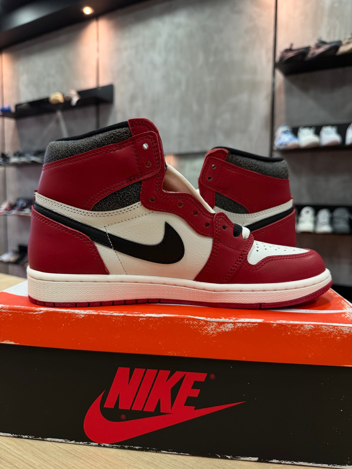 JORDAN 1 HIGH CHICAGO LOST & FOUND