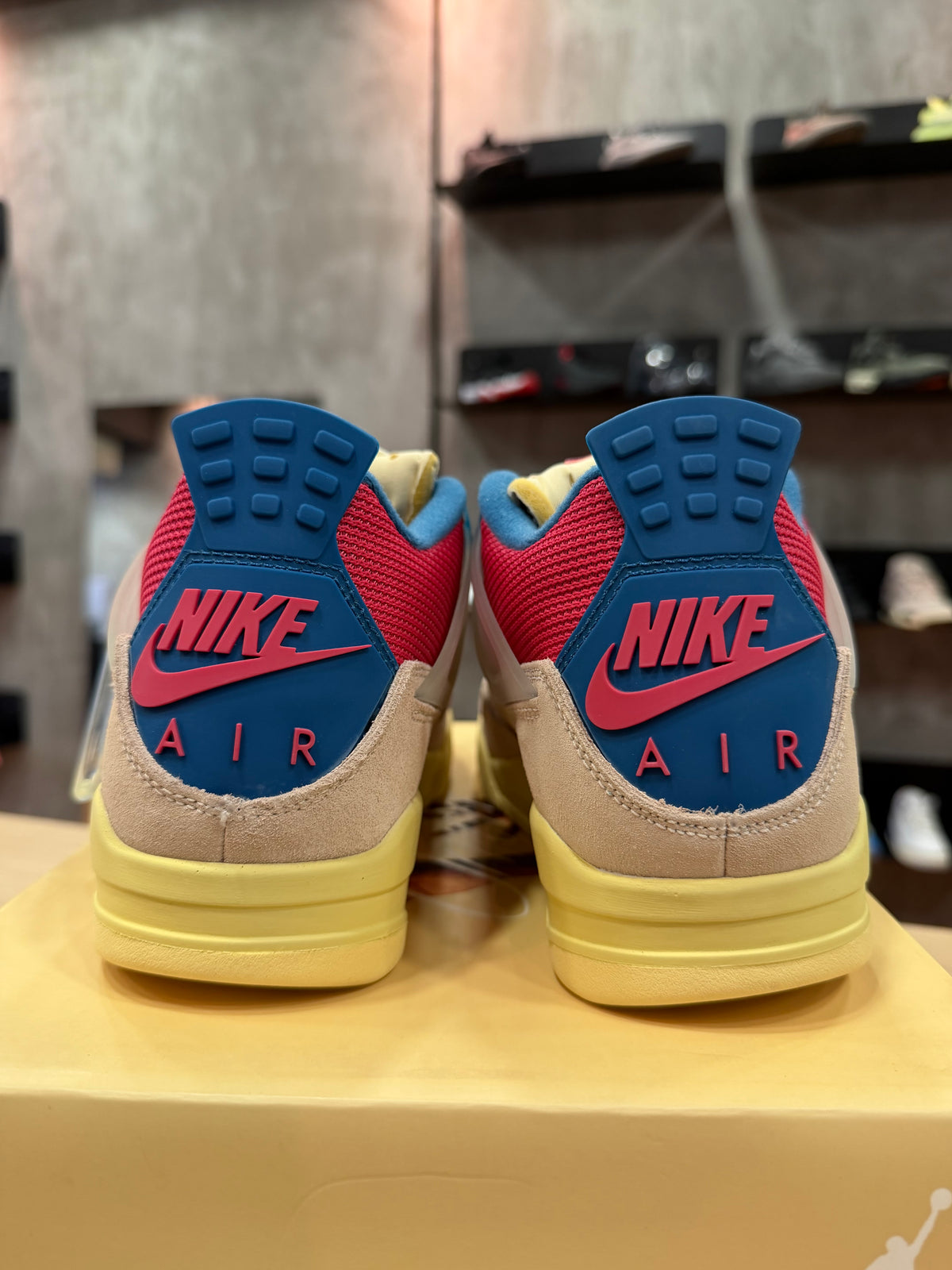 JORDAN 4 UNION GUAVA ICE