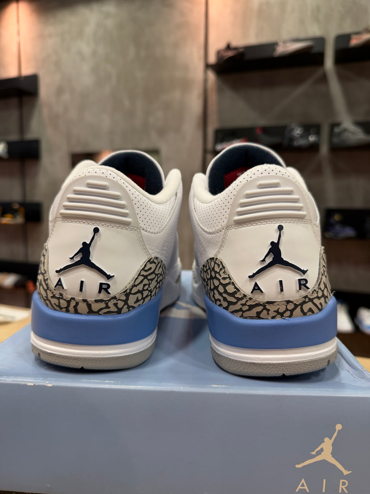 JORDAN 3 UNC