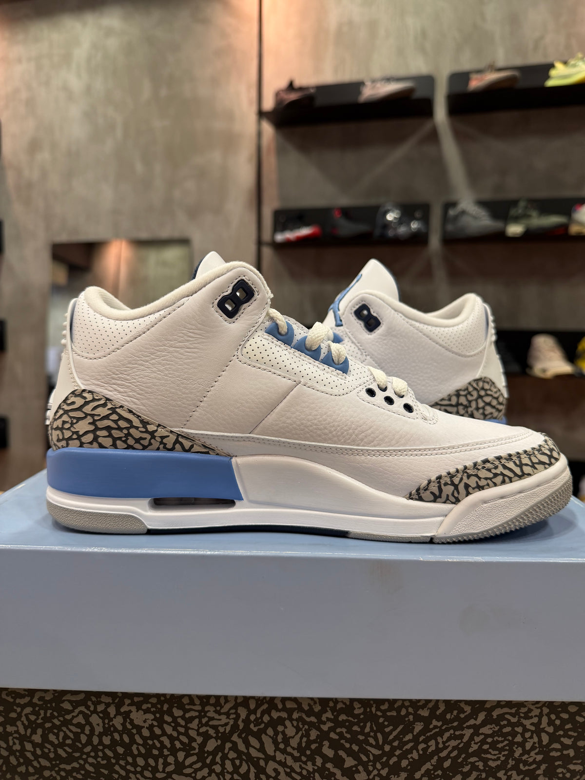 JORDAN 3 UNC